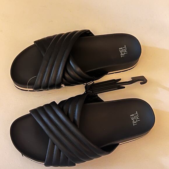 Time and Tru Women's Cross Strap Black Sandals  Sz 7 - Picture 12 of 13